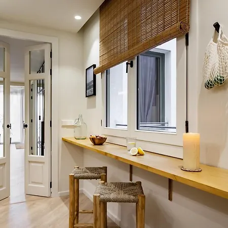 Baharya - 2 Bedrooms In Eixample Dreta Apartment Barcelona